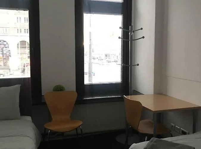 Pensjonat Aleja Solidarności Warszawa