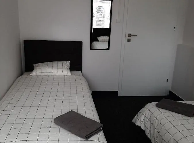 Aleja Solidarności Pensjonat