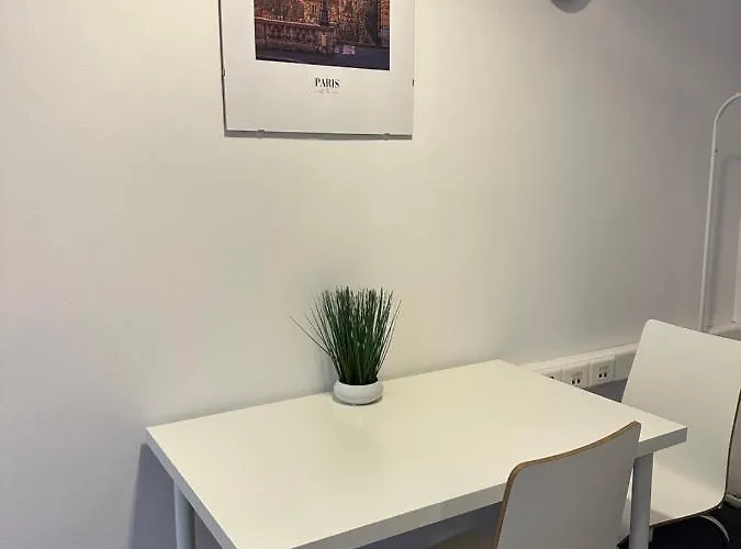 Aleja Solidarności Pensjonat *